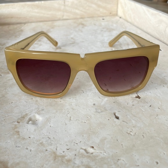 Pared eyewear color: mustard yellow with gradient tint Style: bread & butter - Picture 1 of 9